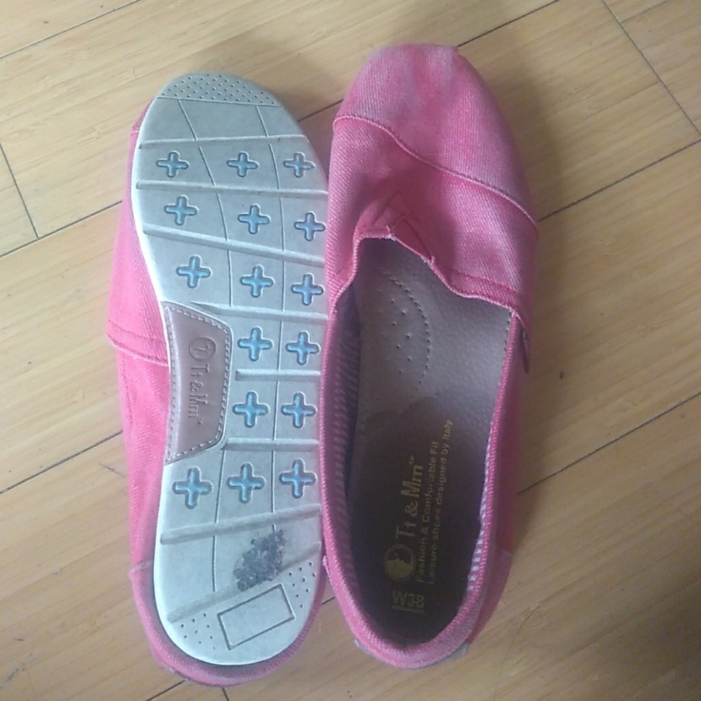 Red slip ons - Picture 2 of 2